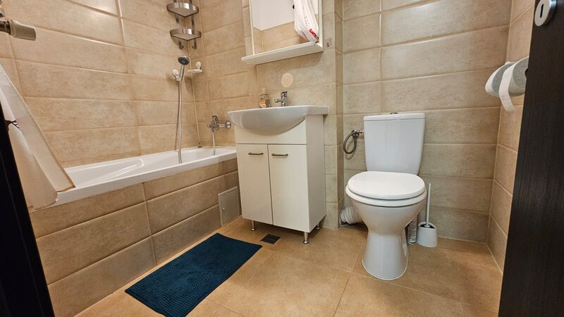 1 Decembrie Ap. 3 camere 76mp  2015 Parcare subterana